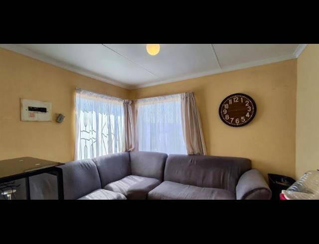 3 BEDROOM HOUSE FOR SALE IN CRYSTAL PARK